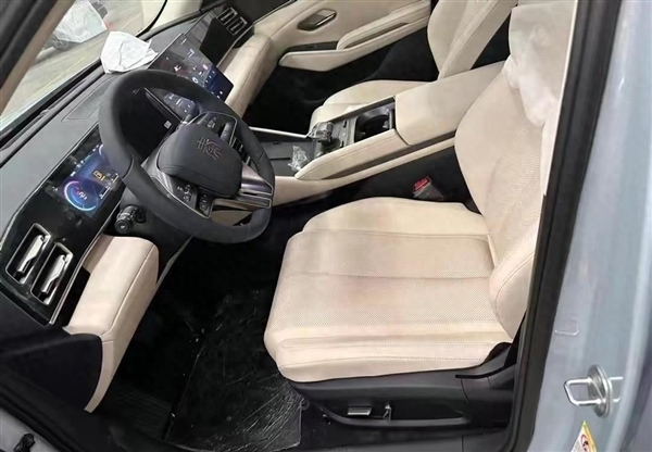 第五代DM-i百公里油耗不到4升！全新比亞迪秦L實(shí)車曝光