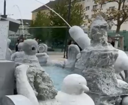 花了1000多萬建了個(gè)世界最丑噴泉 網(wǎng)友：麻了、不如AI