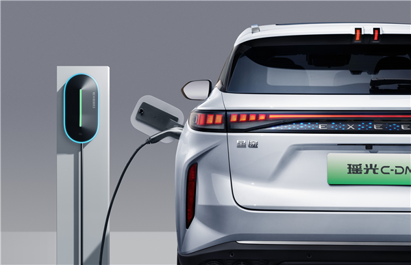 地表最強混動SUV 三電機+三擋DHT：星途瑤光C-DM 15.98萬起售(圖4)