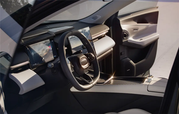 領(lǐng)克11月銷量3.0055萬再創(chuàng)新高：08 EM-P銷量首破1萬臺