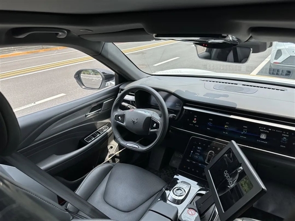 無人駕駛汽車交通違法到底算誰的？杭州擬立法：處罰車輛所有人或管理人