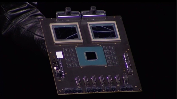 搭載地表最強(qiáng)AI芯片！鴻海獨(dú)供GB200 NVL72服務(wù)器被瘋搶?zhuān)簡(jiǎn)蝺r(jià)超2100萬(wàn)元