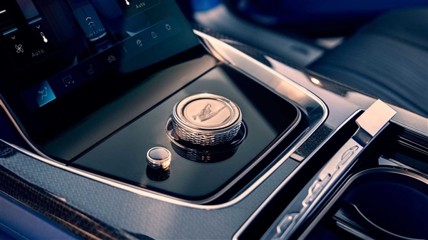 純手工打造！凱迪拉克Celestiq電動(dòng)車價(jià)格公布：能買兩臺(tái)奔馳S