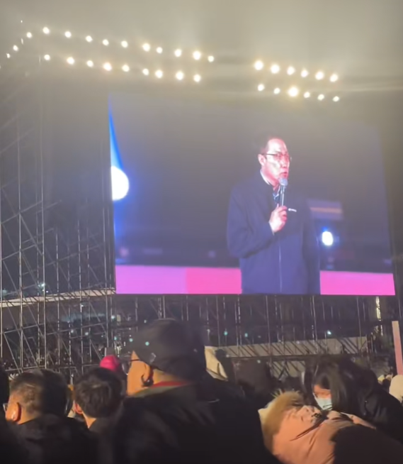 深受董明珠贊賞！王自如現(xiàn)身格力萬人晚會：霸氣維護現(xiàn)場秩序