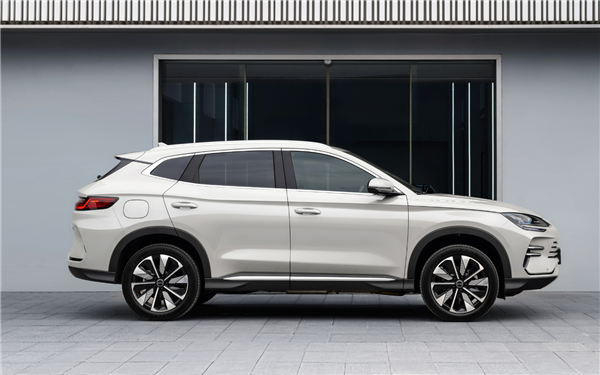 第五代DM首款SUV！新款比亞迪宋 PLUS官圖發(fā)布：內(nèi)核大升級(jí)