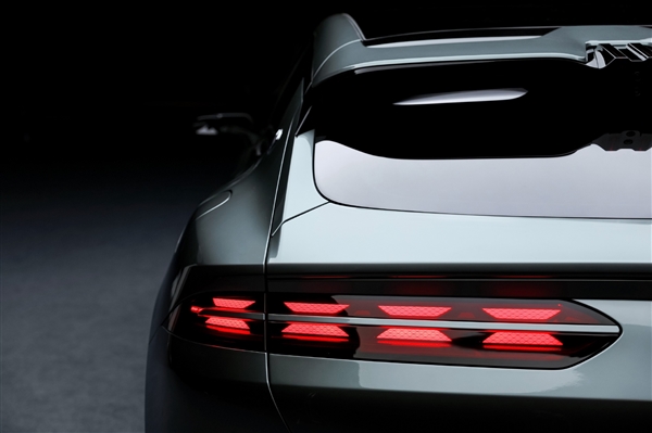 騰勢(shì)Z9GT新配色亮相！網(wǎng)友直呼帥炸 顏值不輸保時(shí)捷帕梅