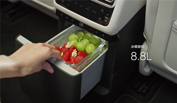 24.98萬起全系雙電機(jī)四驅(qū) 理想L6正式上市：年輕人移動的家來了