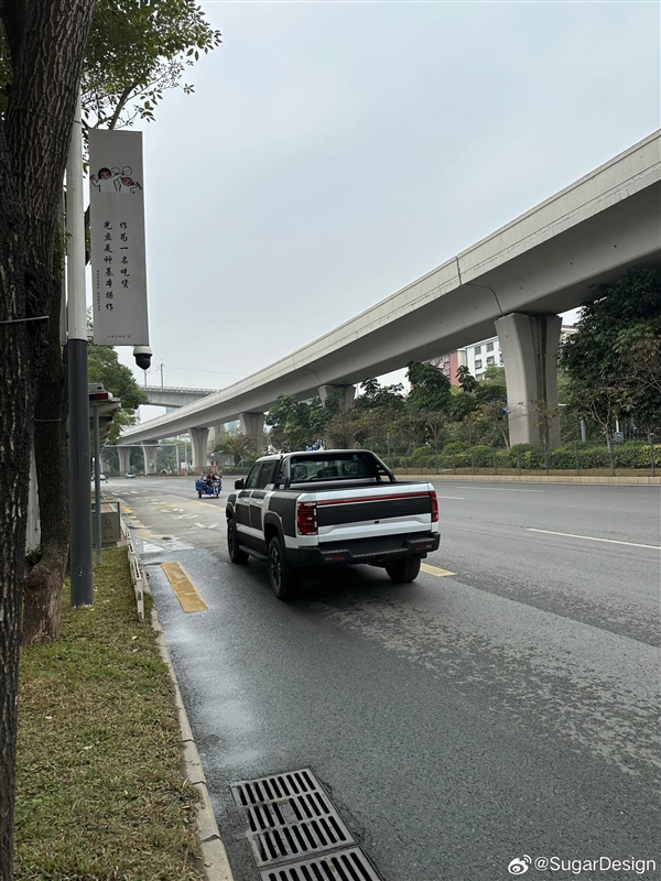 師承方程豹豹5 比亞迪皮卡內(nèi)飾諜照曝光：超級(jí)硬核