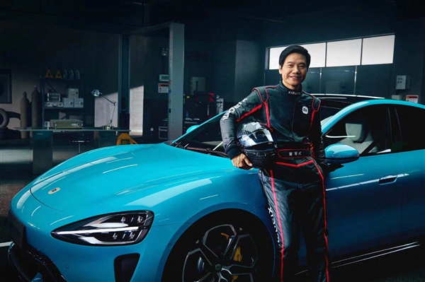 雷軍否認(rèn)開SU7漂移視頻找替身：100%是我漂的 練得教練快吐了