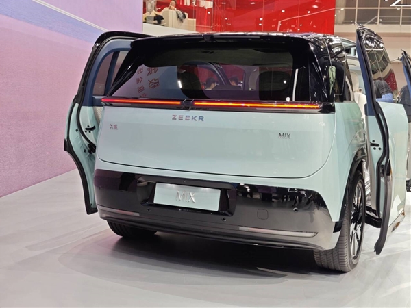 國內(nèi)首搭對開門、無B柱、旋轉(zhuǎn)座椅：極氪全新車型MIX發(fā)布