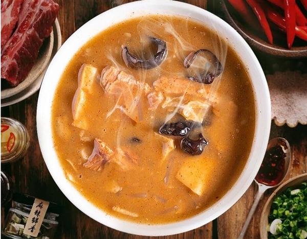 河南飲品全員胡辣湯化：傳統(tǒng)美食和新式飲品融合