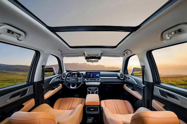 哈弗史上最大SUV來了！哈弗H5量產(chǎn)車下線 2.0T+8AT四驅(qū)上車