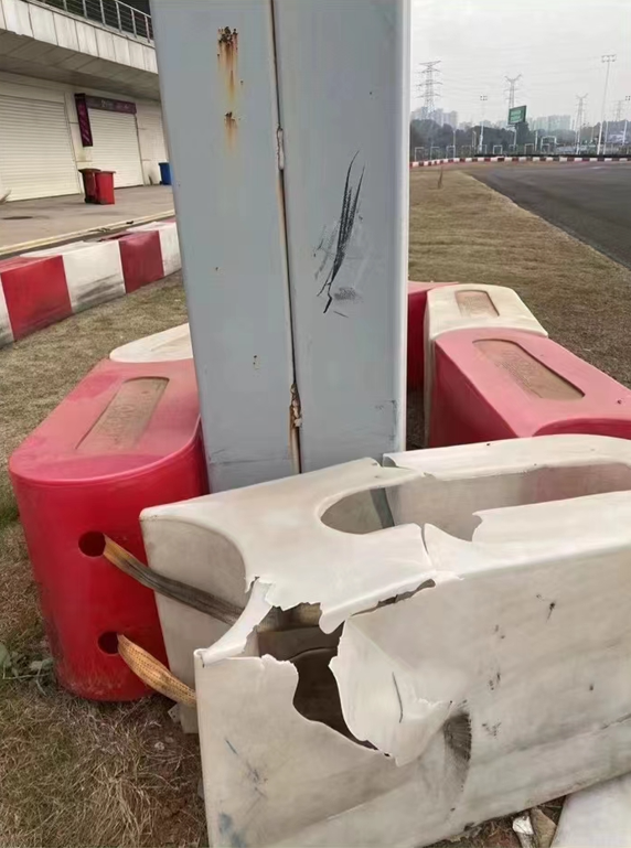 卡丁車手比賽撞柱身亡 主辦方回應(yīng)：賽道由專業(yè)設(shè)計師設(shè)計