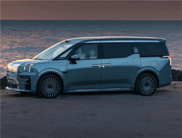 20萬(wàn)以上中國(guó)純電品牌中排名第一！極氪半年銷(xiāo)量8.78萬(wàn)臺(tái)