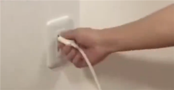 小太陽起火直接潑水導致爆燃燒家 消防科普正確救火“姿勢”