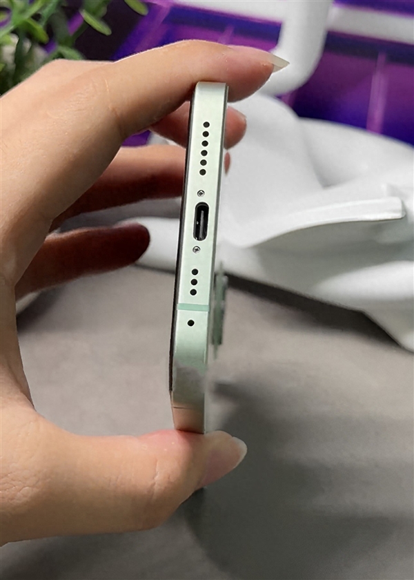 全新標配！iPhone 15的USB-C端口照曝光 想跟安卓通用休想