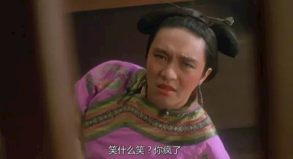 周星馳體驗離子燙：一頭烏黑長發(fā) 這么嫵媚也是沒誰了