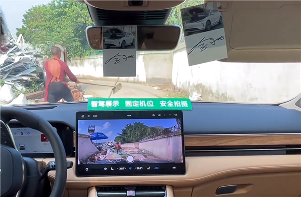 華為ADS 2.0實(shí)測(cè)！問界M5智駕版小巷穿梭：鐵鏟都能識(shí)別！