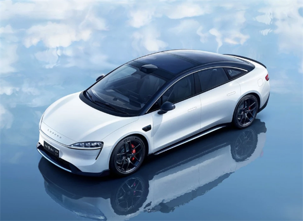 對(duì)消費(fèi)者有價(jià)值的參考！智界S7中汽中心吐魯番夏測(cè)成績(jī)出爐