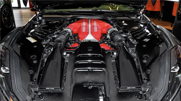 V12不可替代！法拉利：全新旗艦超跑將于明年5月發(fā)布