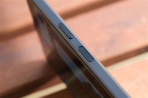 售價(jià)過萬！索尼Xperia 1 VI圖賞：無挖孔全面屏 行業(yè)罕見