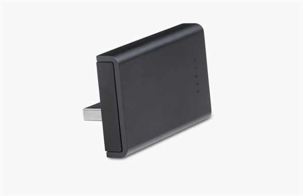 特斯拉中國商城上架移動(dòng)固態(tài)硬盤：1TB賣2720元 比國外還貴