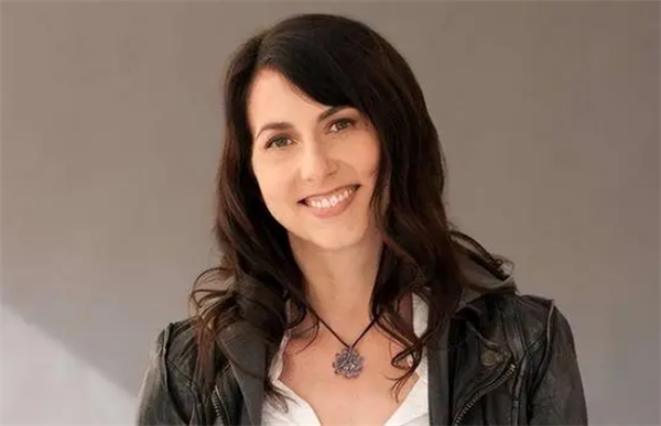 貝佐斯前妻再捐80億美元 累計已捐贈370億美元