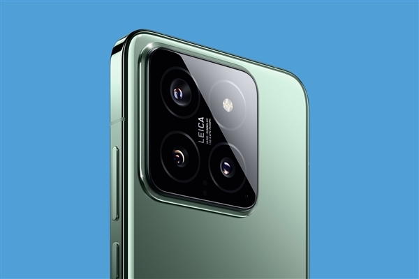 用戶被小米14驚艷到了：稱續(xù)航比iPhone 15 Pro Max還要好 一代水桶機