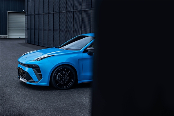 中國車第一次！領(lǐng)克03高性能特別版首發(fā)：原廠防滾架可上路