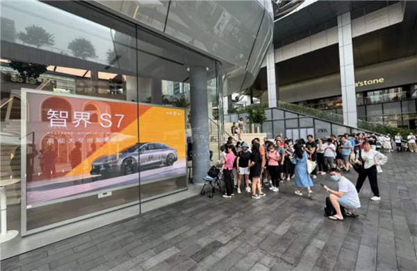 5499元起！華為Pura 70突然開售：線下體驗(yàn)店擠滿人壯觀 線上搶不到