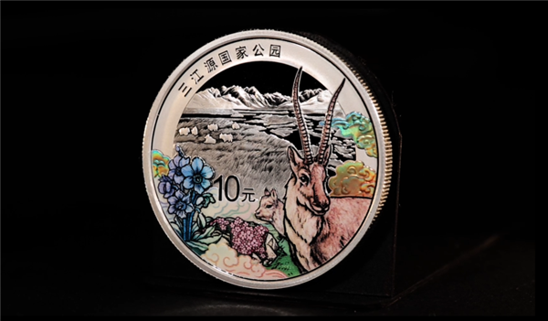 彩色大熊貓紀念幣來了：10元面額 30克999純銀打造