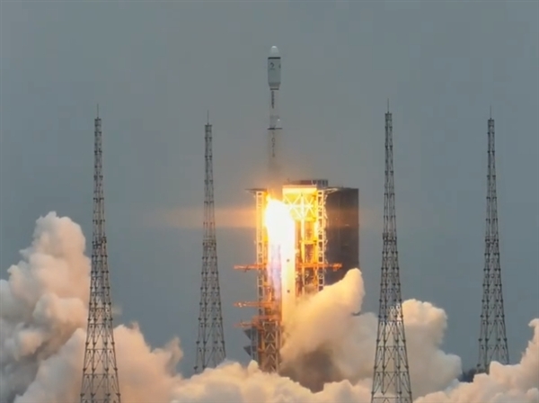 我國鵲橋二號中繼星點火升空！將實現(xiàn)地月通信