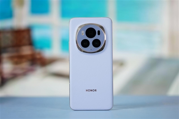 成龍點贊榮耀Magic6系列鷹眼抓拍：太好用了