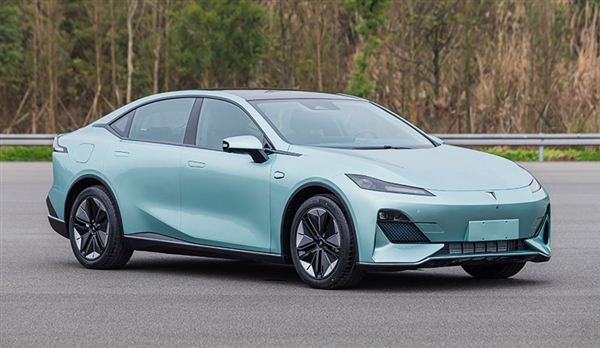 深藍(lán)SL03整車被燒 國(guó)內(nèi)首個(gè)氫燃料電池車極限火燒試驗(yàn)完成