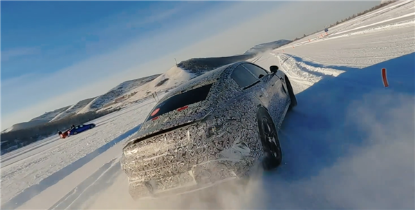小米SU7黑河冬測航拍視頻出爐！零下40℃雪地漂移 過彎超穩(wěn)
