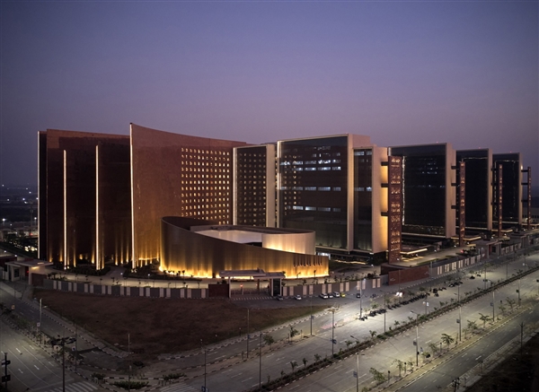 超過(guò)美國(guó)五角大樓！印度啟用世界上最大辦公樓群：用作鉆石交易