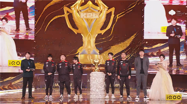 隊(duì)史首個(gè)連冠！成都AG超玩會(huì)奪得2024KPL年度總決賽冠軍