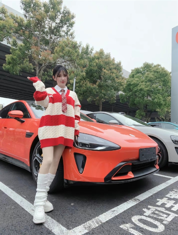小米SU7征服女性 十余名美女車主靚照感受下