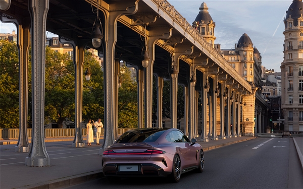 官方公布小米SU7巴黎之旅PC、手機壁紙 趕緊來換