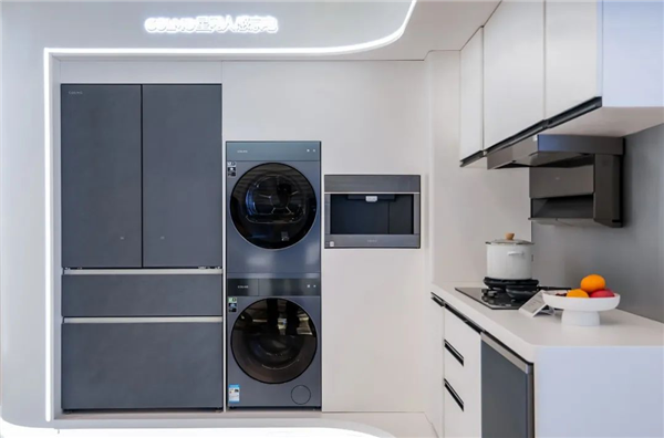 海思介紹全球首套人感TURING 2.0家電：一句話冰箱自動開關門