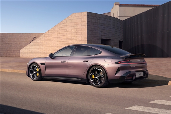 小米SU7訂單多得不得了！雷軍：同事加班加點盡快將車交付