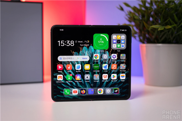 OPPO Find N2成為老外眼中最好的折疊屏手機！三星落后其兩代