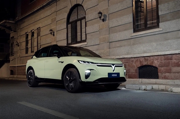 又一造車新勢(shì)力擁抱華為 嵐圖知音官圖發(fā)布：800V純電SUV