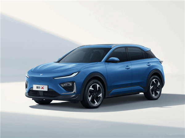 國產(chǎn)電動(dòng)車新卷王！哪吒全新車型哪吒X亮相：外觀內(nèi)飾全面革新