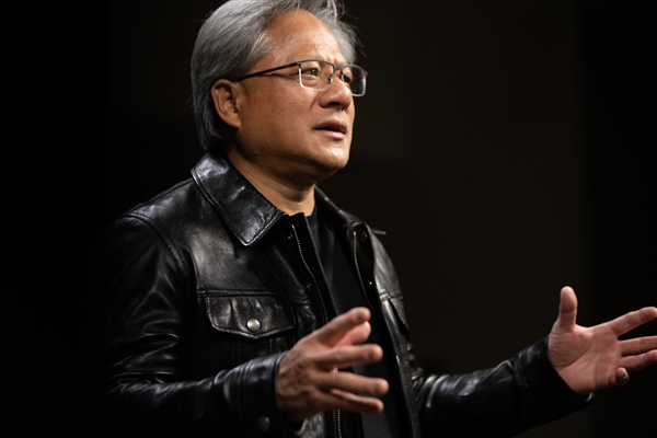 需求火爆 黃仁勛：AI芯片供不應(yīng)求狀況將貫穿全年