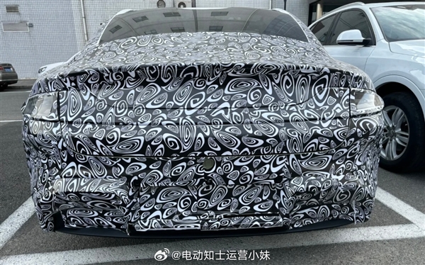 小米汽車首車白車身曝光：門板內(nèi)側(cè)設(shè)計很像特斯拉