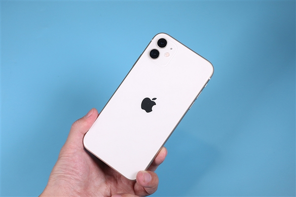 iPhone成去年中國最暢銷的手機(jī)背后：國人換機(jī)率暴降 愿花高價買蘋果能用更久