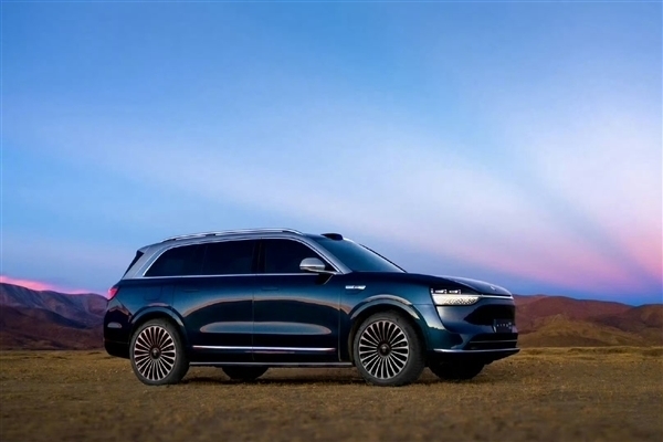 問界M9車禍翻滾下山崖：手機(jī)無(wú)信號(hào) 車機(jī)SOS電話和售后救全車人命