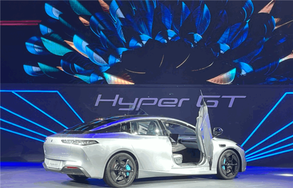 廣汽埃安Hyper GT首發(fā)亮相：蝴蝶門超跑范十足