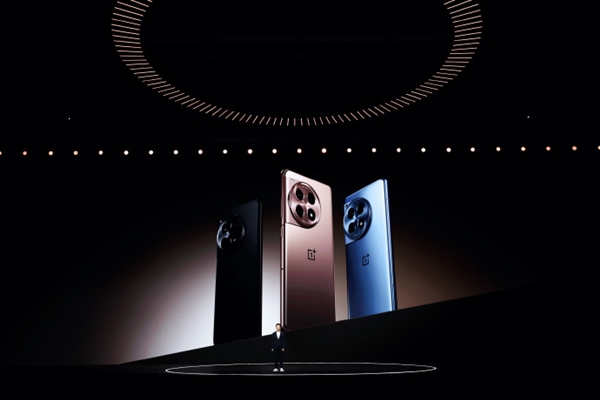 質(zhì)感卷王！一加ACE 3亮相：金屬中框+玻璃后蓋